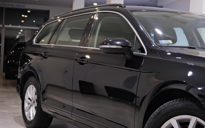 Volkswagen Passat cena 49900 przebieg: 299000, rok produkcji 2016 z Ozimek małe 631